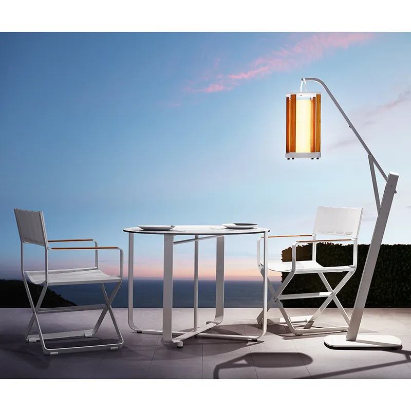 Aurora_Light_stand_white_3.webp
